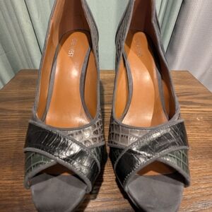 Gray Nine West Women's Peep Toe Heels